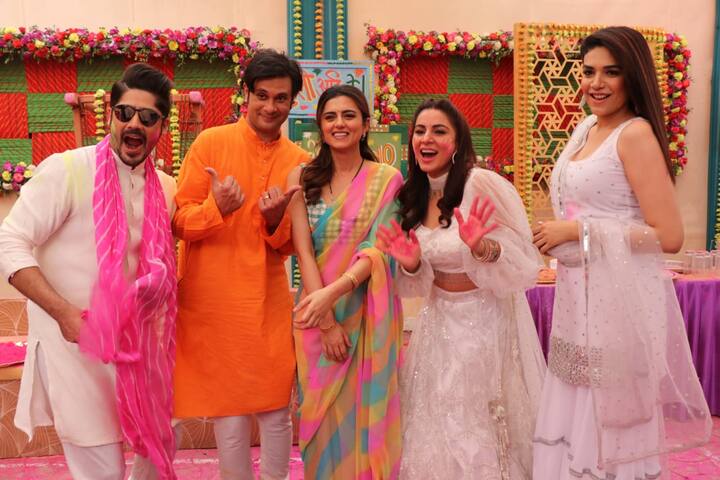 Ridhi Dogra and Suhaas Ahuja interacted with the star cast of ‘Kundali Bhagya’ and shot for a special Holi episode which will air soon on Zee TV.
