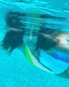 Hina Khan in Maldives: মলদ্বীপে ছুটি কাটাচ্ছেন হিনা খান