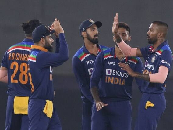 IND vs ENG 5th T20: ਇੰਗਲੈਂਡ ਨੇ ਜਿੱਤਿਆ ਟੌਸ, ਇੰਡਿਆ ਨੇ ਪਲੇਇੰਗ 11 'ਚ ਟੀ ਨਟਰਾਜਨ ਨੂੰ ਕੀਤਾ ਸ਼ਾਮਿਲ IND vs ENG 5th T20: ਇੰਗਲੈਂਡ ਨੇ ਜਿੱਤਿਆ ਟੌਸ, ਇੰਡਿਆ ਨੇ ਪਲੇਇੰਗ 11 'ਚ ਟੀ ਨਟਰਾਜਨ ਨੂੰ ਕੀਤਾ ਸ਼ਾਮਿਲ
