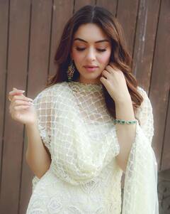 In Pics: ਵਿਆਹ ਦੀਆਂ ਤਿਆਰੀਆਂ ਵਿਚ ਰੁੱਝੀ ਹੰਸਿਕਾ ਮੋਟਵਾਨੀ, ਦੇਖੋ ਅਭਿਨੇਤਰੀ ਦੀਆਂ ਬੇਹੱਦ ਖੂਬਸੂਰਤ ਤਸਵੀਰਾਂ