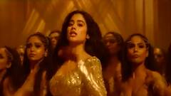 Amitabh Bachchan & Deepika Padukone to work together in 'The Intern'? | Khabar Filmy Hai