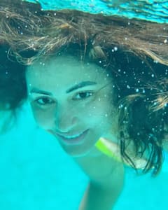 Hina Khan in Maldives: মলদ্বীপে ছুটি কাটাচ্ছেন হিনা খান