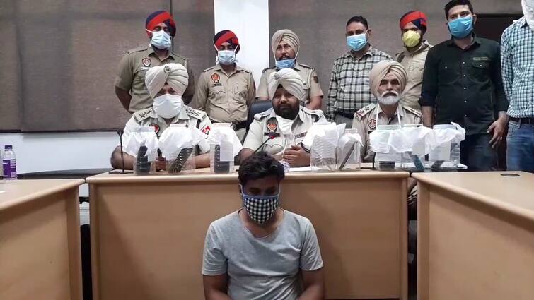 Bathinda: Bathinda police have nabbed a thief involved in looting incidents in the city. ਬਠਿੰਡਾ 'ਚ ਪੁਲਿਸ ਹੱਥੀਂ ਚੜ੍ਹਿਆ ਲੁੱਟਾਂ ਨੂੰ ਅੰਜਾਮ ਦੇਣ ਵਾਲਾ ਵਿਅਕਤੀ ,70 ਵਾਰਦਾਤਾਂ ਨੂੰ ਦਿੱਤਾ ਅੰਜਾਮ 