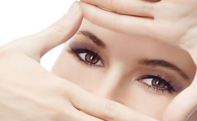 આંખોના સ્વાસ્થ્ય માટે ઉત્તમ:તરબૂચ આંખોના સ્વાસ્થ્ય માટે ઉત્તમ છે. તરબૂચ બીટા કેરોટીનનો અદભૂત સ્ત્રોત છે. જે શરીરમાં વિટામિન ઇમાં પરિવર્તિત થઇ જાય છે. વિટામિન ઇ આંખોની રોશની વધારવા માટે કારગર છે. આ રીતે તરબૂચનું સેવન આંખના સ્વાસ્થ્ય માટે પણ બેસ્ટ ઓપ્શન છે.