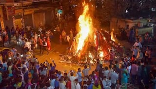 HOLI 2021:હોલિકા દહનના દિવસે કરો આ અચૂક ઉપાય, લગ્નમાં આવતા વિઘ્ન થશે દૂર, અને સમૃદ્ધિનું મળશે વરદાન