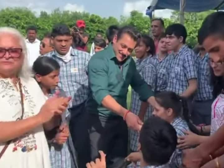 World Down Syndrome Day Salman Khan Dances With Children Shares Special Throwback Video Salman Khan Shakes A Leg With Children Suffering From Down Syndrome; Watch Video