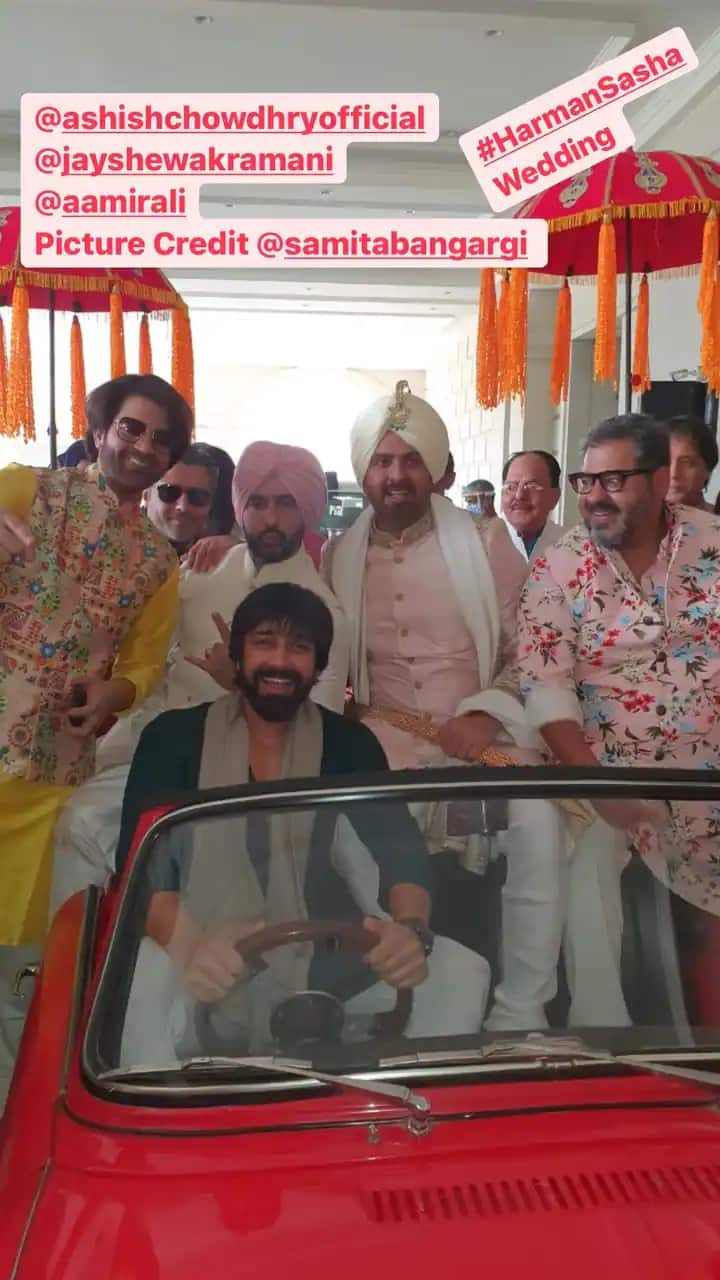 अतिशय खास अशा या दिवसासाठी हर्मननं हलक्या गुलाबी रंगाच्या शेरवानीला प्राधान्य दिलं होतं.