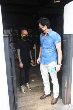 IN PICS | Fardeen Khan Looks ‘Fit As A Fiddle’ After Losing 18 Kilos; Poses Outside Salon