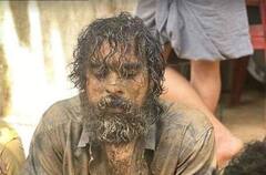 டோவினோ தாம்ஸ் நடிக்கும் காலா பட மிரட்டும் ஸ்டில்ஸ்