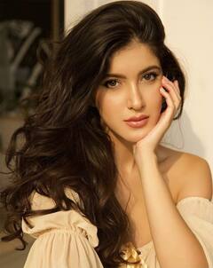 અભિનેતા સંજય કપૂરની દીકરી શનાયા કપૂર છે બેહદ ખૂબસૂરત, લોન્ચ કરશે કરણ જોહર, જુઓ બોલ્ડ અંદાજની તસવીરો