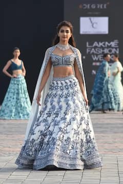 পূজা হেগড়ে,হিনা খান,দিব্যা খোসলা ও অন্যরা, ল্যাকমে ফ্যাশন উইকে চাঁদের হাট