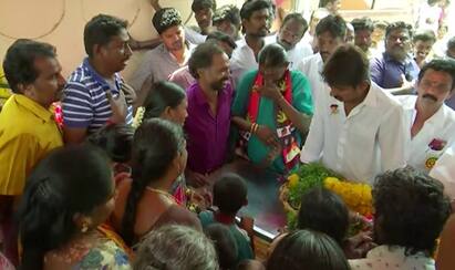 Udhayanithi stalin in funeral of actor theepeti ganesan மறைந்த நகைச்சுவை நடிகர் தீப்பெட்டி கணேசன் உடலுக்கு உதயநிதி ஸ்டாலின் நேரில் அஞ்சலி..