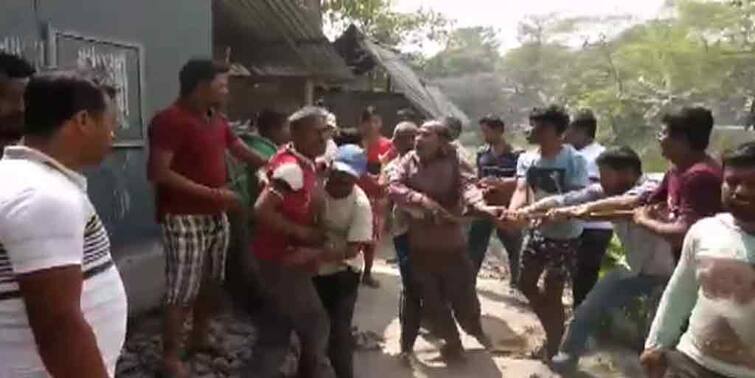Land clash between two groups in Islampur of Uttar Dinajpur, 8 injured Land clash: ইসলামপুরে দুই প্রতিবেশীর মধ্যে জমি নিয়ে সংঘর্ষ, আহত ৮