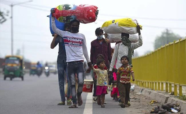 labourers started migrating due lockdown rumours in gujarat ગુજરાતમાં લોકડાઉન લદાવાની અફવાથી સુરતમાંથી ભાગી રહ્યા છે કામદારો ? જાણો પોલીસે શું કહ્યું ?