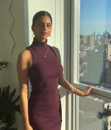 In the photos, the young diva can be seen enjoying the sunny day out in New York City along with her girlfriends. [pic credit: Instagram/Suhana Khan]
