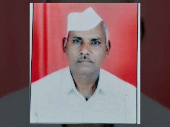 नाशकात द्राक्षबागायतदार शेतकऱ्याची आत्महत्या; वीजतोडणी केल्यामुळे आत्महत्या केल्याचा स्वाभिमानीचा आरोप, उर्जामंत्र्यावर गुन्हा दाखल करण्याची मागणी Vineyard Farmer commits suicide in Nashik due to uncertain rain and Power outage नाशकात द्राक्षबागायतदार शेतकऱ्याची आत्महत्या; वीजतोडणी केल्यामुळे आत्महत्या केल्याचा स्वाभिमानीचा आरोप, उर्जामंत्र्यावर गुन्हा दाखल करण्याची मागणी