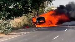Bharuch: આમોદ રેવા સુગર નજીક કારમાં આગ લાગતા અફરાતફરીનો માહોલ
