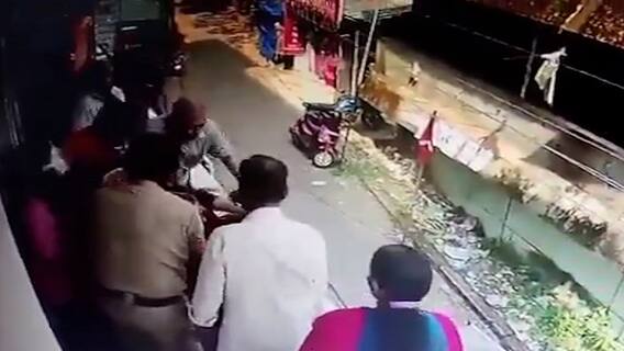 અગાસી પરથી ગબડી પડતા યુવકને પાસે ઉભેલા મિત્રએ કઈ રીતે બચાવી લીધો, જુઓ વીડિયો