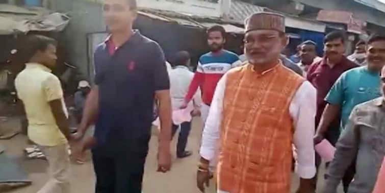 West Bengal Election 2021:  Jhargram BJP candidate controversy viral video showing him giving monetary promise ahead of elections WB Election 2021: ‘আগের দিন খরচা দেব’, ভাইরাল ভিডিও ঘিরে বিতর্কে ঝাড়গ্রামের বিজেপি প্রার্থী