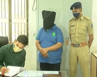 Surat: બેંક લોન નહીં ભરવા મૃત જાહેર કરનારો બિઝનેસમેન બારમાં રોજ બીયર પીવા આવતો તેમાં ઝડપાયો, જાણો ચોંકાવનારો કિસ્સો