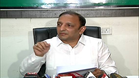 Phone Tapping : कुणाच्या आदेशानंतर फोन टॅप करण्यात आले? काँग्रेस नेते सचिन सावंत यांचा सवाल