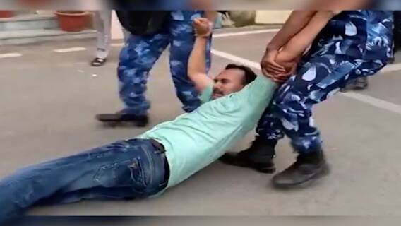 Bihar Assembly | बिहार विधानसभेत सशस्त्र दल विधेयकावरुन राडा, पोलीस-आमदारांमध्ये धक्काबुक्की