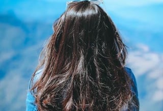 Surat : પતિથી અલગ રહેતી યુવતી લોન એજન્ટના પ્રેમમાં પડી, બંને ઘરમાં જ માણતા શરીરસુખ ને....