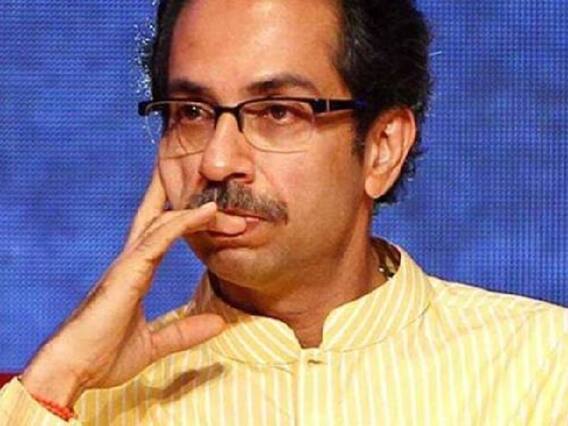 Uddhav Thackeray Health: मुख्यमंत्र्यांच्या संपर्कात आलेले अनेकजण कोरोना पॉझिटिव्ह; चिंता वाढली Uddhav Thackeray Health: मुख्यमंत्र्यांच्या संपर्कात आलेले अनेकजण कोरोना पॉझिटिव्ह; चिंता वाढली