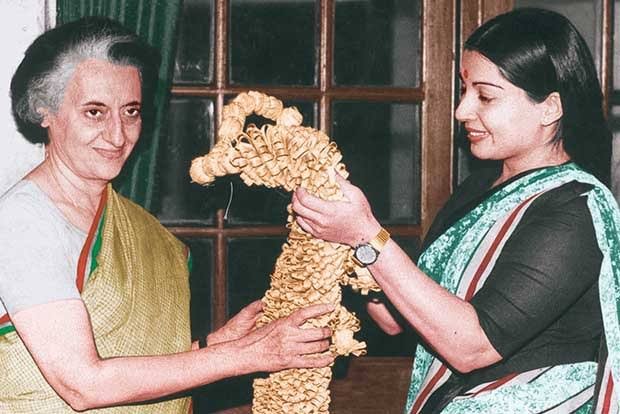 Spot The Difference! This OLD PIC Of Jayalalithaa With Indira Gandhi Goes VIRAL As Kangana Recreates The Scene In Thalaivi Trailer!