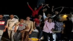 જુહાપુરામાં નબીરાઓનો આતંક, ચાલુ કારમાં હાથમાં તલવાર લઇને નીકળ્યા, સોશ્યલ મીડિયા પર વીડિયો વાયરલ