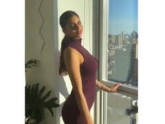 IN PICS | Purple Bodycon Dress मध्ये सुहानाचं सौंदर्य पाहून नेटकरी घायाळ