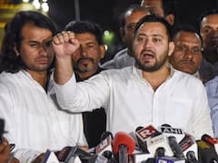 ਵਿਧਾਨ ਸਭਾ ਦੇ ਦਰਾਂ 'ਚ ਪੁਲਿਸ ਨੇ ਰੱਜ ਕੇ ਖੜਕਾਏ MLA, ਦੇਖੋ ਹੈਰਾਨ ਕਰਦੀਆਂ ਤਸਵੀਰਾਂ