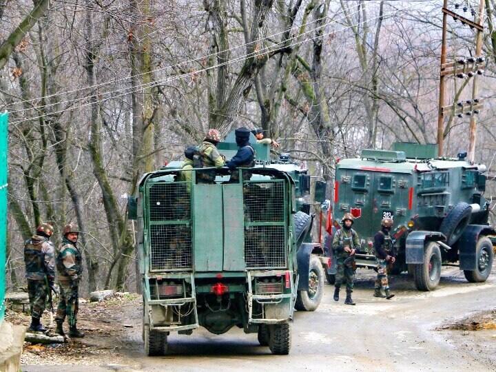 Jammu and Kashmir: terrorist attack on CRPF team at Lavapora in Srinagar જમ્મુ-કાશ્મીર: શ્રીનગરના લાવાપોરામાં CRPFની ટીમ પર આતંકી હુમલો, એક જવાન શહીદ, ત્રણ ઘાયલ