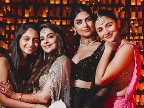 বর্তমানে আলিয়া তাঁর আগামী সিনেমা গাঙ্গুবাই কাঠিয়াওয়াড়ি নিয়ে সোশ্যাল মিডিয়ায় আলোচনার কেন্দ্রে রয়েছেন। সঞ্জয়লীলা বনশালীর পরিচালিত এই সিনেমা আগামী ৩০ জুলাই মু্ক্তি পাবে। এই সিনেমার ট্রেলার বেশ জনপ্রিয় হয়েছে।