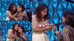Indian Idol-12 'ਚ Neetu Kapoor ਨੇ ਨੇਹਾ ਕੱਕੜ ਨੂੰ ਦਿੱਤਾ ਸ਼ਗਨ ਦਾ ਤੋਹਫ਼ਾ, ਇਮੋਸ਼ਨਲ ਹੋਈ ਸਿੰਗਰ ਦਾ Viral video