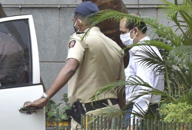 Sachin Waze Case Mumbai Cop Sent remands NIA custody till April 3 by Court Sachin Waze Case: સચીન વાઝેને 3 એપ્રિલ સુધી NIAની કસ્ટડી, કોર્ટમાં કર્યો આ મોટો દાવો