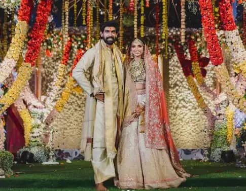 গত বছরের ২০ অগাস্ট দীর্ঘদিনের বান্ধবী মিহিকা বাজাজকে বিয়ে করেন বাহুবলী-খ্যাত রানা ডাগ্গুবাতি। এবার তাঁরা একসঙ্গে হোলি কাটাবেন। ছবি সৌজন্যে ইনস্টাগ্রাম