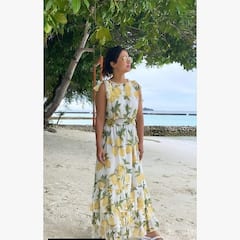 Hina Khan In Photos : हिना खानचं मालदीवमध्ये 'बिगीनी' शूट!