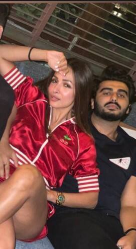 Lovebirds Malaika and Arjun looked head over heels in love with each other. [pic credit: Instagram/ Karan Johar]