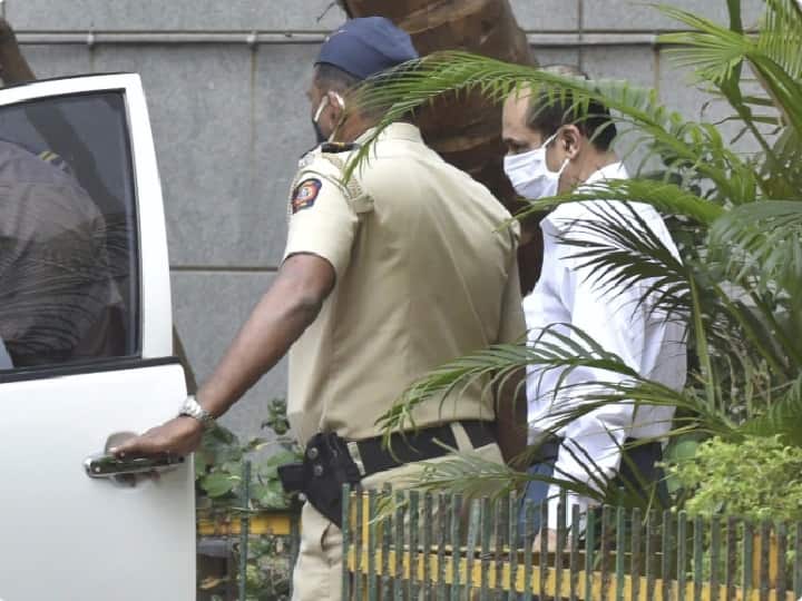 Sachin Vaze Case Mumbai Cop Send remanded NIA custody till April 3 Sachin Vaze Case : सचिन वाझे यांच्या NIA कोठडीत 3 एप्रिलपर्यंत वाढ
