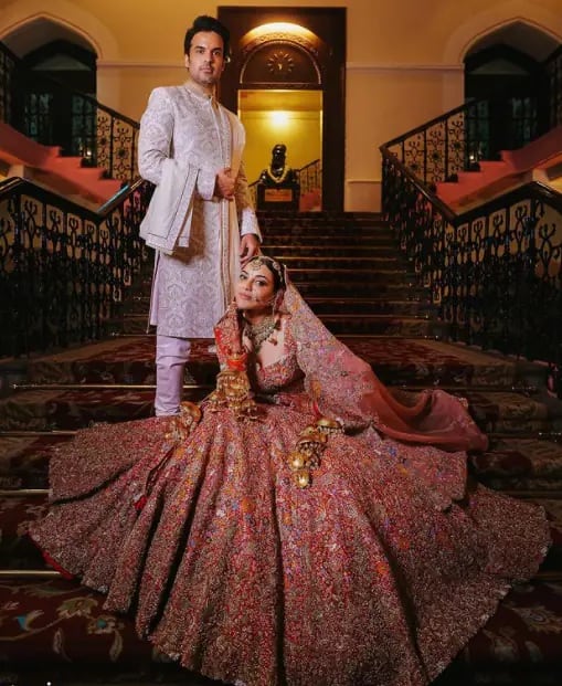 গত বছরের ৩০ অক্টোবর মুম্বইয়ে একান্ত অনুষ্ঠানে ব্যবসায়ী গৌতম কিচলুর সঙ্গে বিয়ে হয় অভিনেত্রী কাজল অগ্রবালের। বিয়ের পর এবারই প্রথম হোলি তাঁদেরও। ছবি সৌজন্যে ইনস্টাগ্রাম