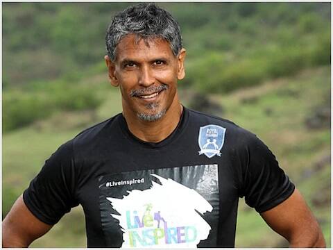 હાલ મોડલ એક્ટર મિલિંદ સોમનનો કોરોનાનો રિપોર્ટ પોઝિટિવ આવ્યો છે. ગુરૂવારે તેમણે ઇન્સ્ટાગ્રામ દ્વારા માહિતી આપતા લખ્યું કે, ‘કોરોના ટેસ્ટ પોઝિટિવ આવ્યો છે અને હું હોમ ક્વોરોન્ટાઇ છું’