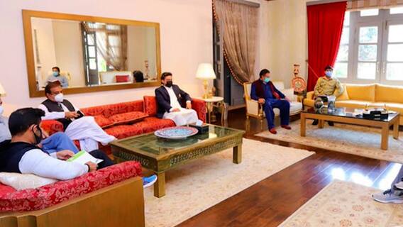 Pakistan: Even after being corona positive, PM Imran Khan calls people for meeting