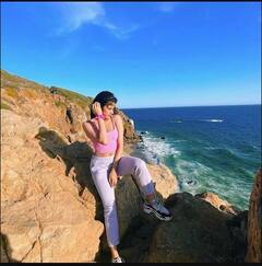 ਭੈਣ ਨੂੰ ਮਿਲਣ Los Angeles ਪਹੁੰਚੀ Janhvi Kapoor, ਖੂਬਸੂਰਤ ਤਸਵੀਰਾਂ 'ਚ ਦੇਖੋ ਨਜ਼ਾਰਾ