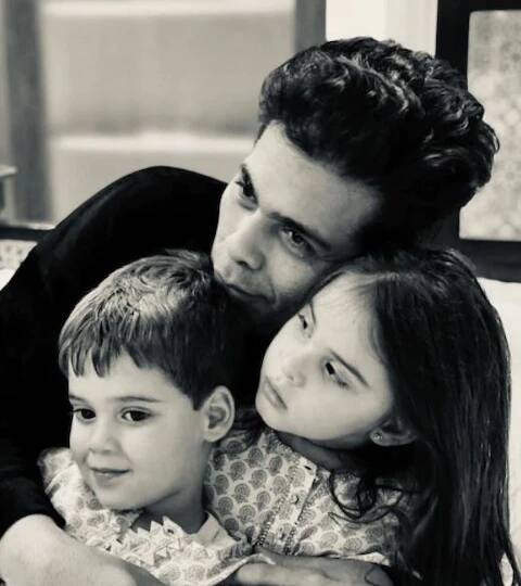 करण जोहर : बॉलिवूडचा लोकप्रिय चित्रपट निर्माता करण जौहरकडे 1400 कोटी रुपयांची संपत्ती आहे.