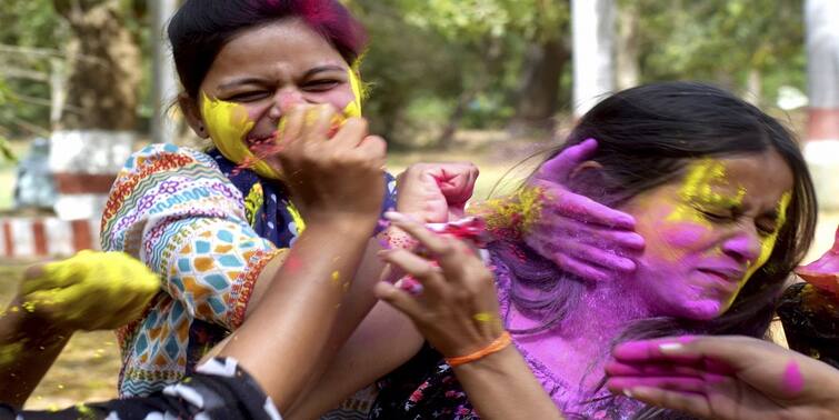 Holi in the times of Covid-19: Precautions To Take For A Safe Holi Holi in the times of Covid: করোনা সংক্রমণ এড়াতে কীভাবে খেলবেন দোল ? রইল চিকিৎসকদের টিপস