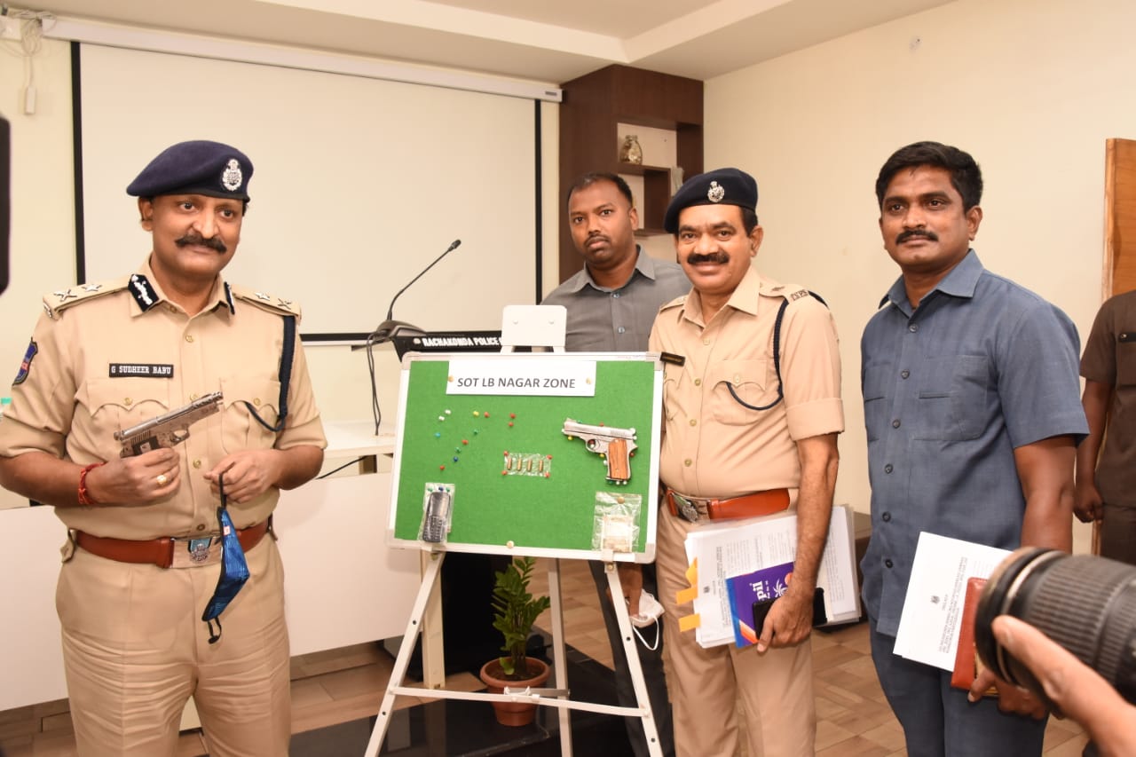 महाराष्ट्रातील गुन्हेगार लपण्यासाठी घेतायेत हैदराबादचा आसरा, पुण्यातील दोन तरुणांना अटक