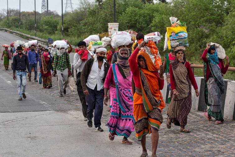 A year after Covid-19 lockdown, India still doesn’t have reliable data or policy on migrant workers One year of lockdown - முழுமையாக கிடைக்காத புலம்பெயர் தொழிலாளர் தரவுகள்.. நிபுணர்கள் பரிந்துரை என்ன?