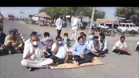 ભાવનગરના મહુવા નેશનલ હાઈવે પર રોષે ભરાયેલા લોકોએ કર્યો ચક્કાજામ,જુઓ શું છે કારણ