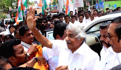 Fan agreement between BJP-Marxist Oman Sandy பா.ஜ.க-மார்க்சிஸ்ட் இடையே ரசிகய உடன்பாடு உம்மன் சாண்டி